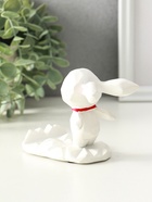 Сувенир полистоун подставка для телефона "Зайка с шейным красным платком" 6,5х9х8,5 см - фото 61954031