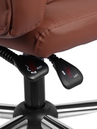 Кресло офисное для руководителя «Клик Мебель», с подлокотниками, на колёсиках, экокожа, цвет коричневый 10900386