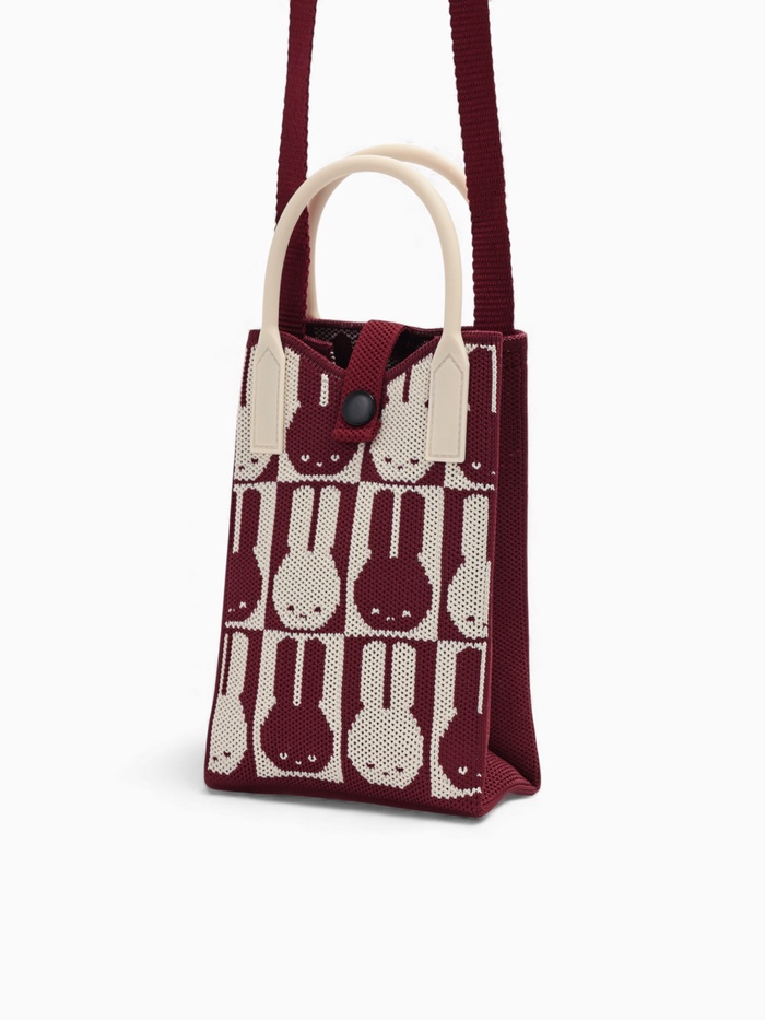 Сумка для телефона «Зайчики», на кнопке, с длинным ремнём, красная - Фото 1