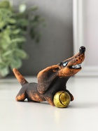 Фигурка полистоун «Такса с мячом», 4.5×9×4.3 см - Фото 1