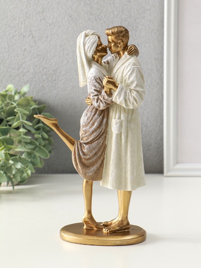 Фигура полистоун «Влюблённые в банных халатах», 7.5×13.5×26 см