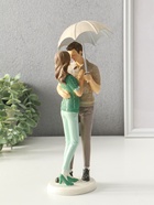 Фигура полистоун «Влюблённые в вязанных джемперах, под зонтом», 8.5×9.5×25.5 см - Фото 2