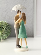Фигура полистоун «Папа, мама и малыш в вязанных нарядах, под зонтом», 8.5×9.5×25.5 см - Фото 3
