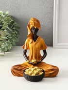 Фигура полистоун «Африканка в горчичном наряде, с яблоками в корзине», 14×15.5×17.5 см - Фото 1