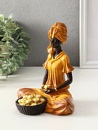Сувенир полистоун "Африканка в горчичном наряде, с яблоками в корзине" 14х15,5х17,5 см - фото 61955185