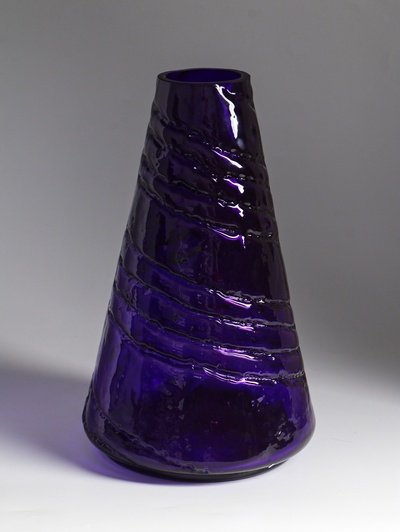 Ваза, h=32 см, d горлышка внутренний 6 см, стекло, фиолетовая