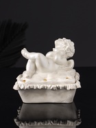 УЦЕНКА Шкатулка "Ангел лежит на животе" 9х9х9 см, перламутр - Фото 5