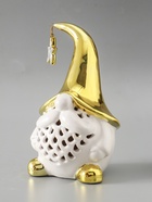 УЦЕНКА Сувенир керамика свет "Гном в золотом колпаке со звездой" белый 11,6х10,7х19,3 см 10967037