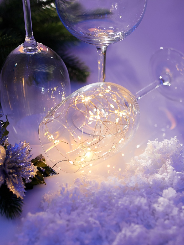 Гирлянда «Нить» 3 м, роса, IP20, серебристая нить. 30 LED, от батареек AG13×3, 3 режима, свечение тёплое белое