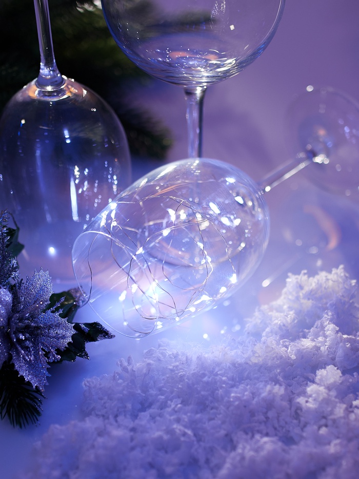 Гирлянда «Нить» 3 м, роса, IP20, серебристая нить. 30 LED, от батареек AG13×3, 3 режима, свечение белое