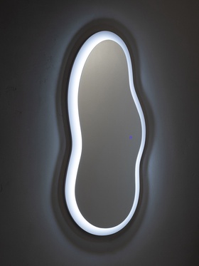 Зеркало настенное сенсорное, с LED – подсветкой, в фигурном корпусе из дерева, 110×50 см, цвет белый