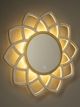 Зеркало настенное сенсорное, с LED – подсветкой, пластиковая рама, d=49.5 см, цвет белый с золотом