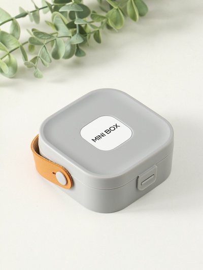 Шкатулка для украшений с зеркалом, с ручкой 3 ячейки, 3 полосы, серый, пластик, 9×9×3.8 см