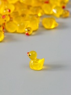 Набор фигурок флуоресцентных «Уточки», 100 шт., полистоун, 1.5×1.5 см - Фото 6