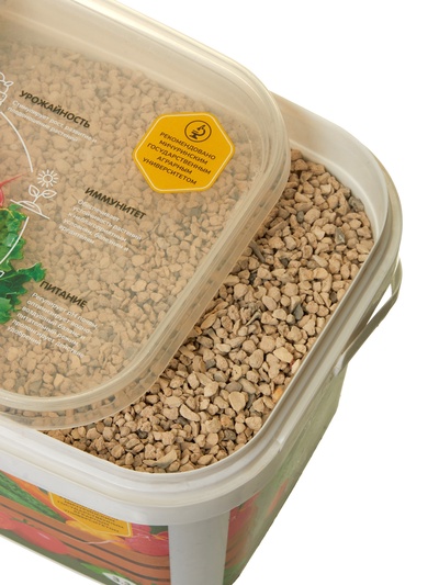 Удобрение минеральное для зелени, овощей, корнеплодов, Dr.Grunt, ведро, 3.3 л