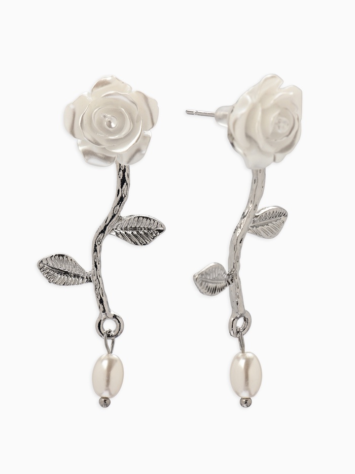 Серьги «Цветок розы», белые в серебре