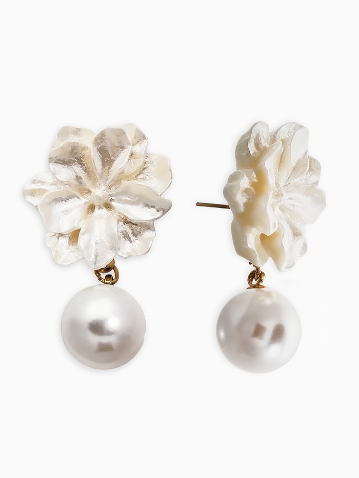 Серьги «Цветок с жемчугом», цвет молочный в золоте - Фото 1