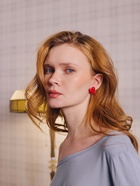 Серьги «Вытянутые сердечки», красные в золоте - Фото 3