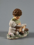УЦЕНКА Сувенир полистоун "Кудрявый мальчишка читает книжку медвежонку" 9х7х9 см - фото 14998408