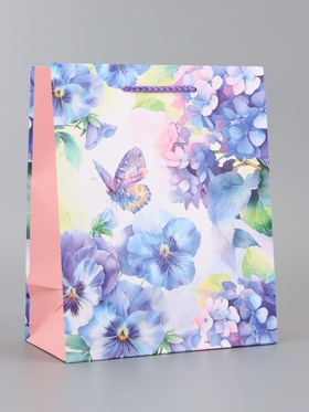 Пакет подарочный ламинированный вертикальный «Мир фиалок», 18×22.3×10 см 10961826