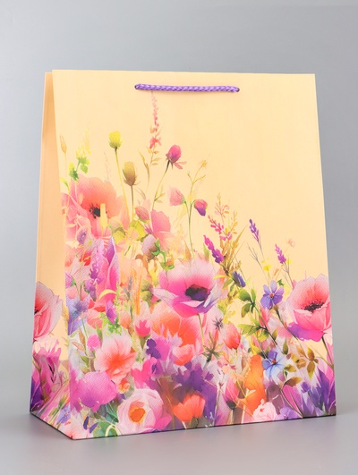 Пакет подарочный ламинированный вертикальный «Прогулка по лугу», 26×12×32 см