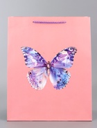 Пакет подарочный ламинированный вертикальный «Портрет бабочки» 26×12×32 см - Фото 2