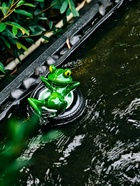 Садовая фигура 14 х 13 х 9,5 см "Лягушка в шине" Водоплавающая 10924234