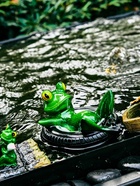 Садовая фигура 14 х 13 х 9,5 см "Лягушка в шине" Водоплавающая 10924234