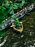 Садовая фигура 14 х 13 х 9,5 см "Лягушка в лодке" Водоплавающая 10924235