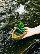 Садовая фигура 14 х 13 х 9,5 см "Лягушка в лодке" Водоплавающая 10924235