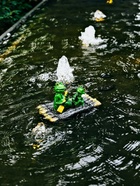 Садовая фигура 17 х 11 х 9,5 см "Лягушки на плоту" Водоплавающая 10924236