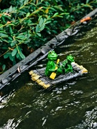 Садовая фигура 17 х 11 х 9,5 см "Лягушки на плоту" Водоплавающая 10924236