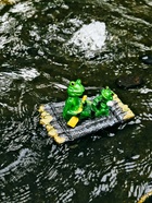 Садовая фигура 17 х 11 х 9,5 см "Лягушки на плоту" Водоплавающая 10924236