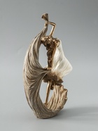 УЦЕНКА Сувенир полистоун "Лёгкость" бронза, песочно-белый 17,5х7,5х29 см - фото 14999144