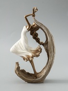 УЦЕНКА Сувенир полистоун "Лёгкость" бронза, песочно-белый 17,5х7,5х29 см - фото 14999146