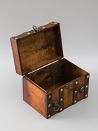 УЦЕНКА Шкатулка сундук дерево «Лев. С заклёпками» коричневая 21.8×15.5×15 см 10971108