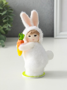 Фигурка пасхальная «Малыш в костюме кролика с морковкой», 7.5×5.5×14.5 см