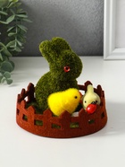 Фигурка пасхальная «Зайчик с цыплятами на лужайке с забором», 12.5×12.5×10.5 см - фото 63635004