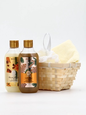 Подарочный набор новогодний в деревянной корзине: гель для душа, пена для ванны и полотенце, аромат тыквенный пирог и ванильный пряник, URAL LAB 10952758