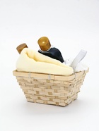 Подарочный набор новогодний в деревянной корзине: гель для душа, пена для ванны и полотенце, аромат хвойный лес и вишнёвый пирог, URAL LAB 10952761