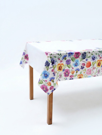 Скатерть одноразовая «Полевые цветы», 130 х 180см
