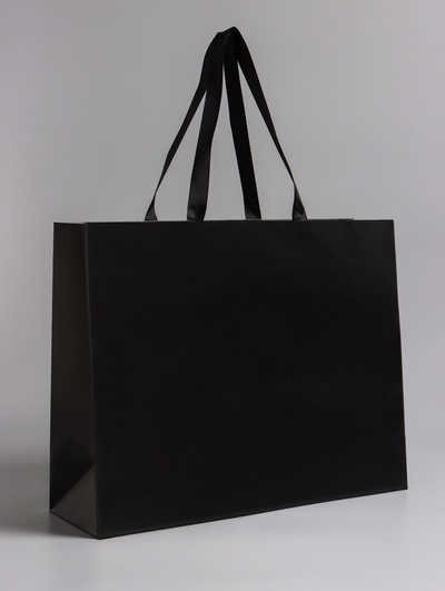 Пакет подарочный ламинированный горизонтальный «Черный», 40×32×13 см