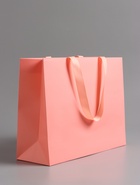 Пакет подарочный ламинированный горизонтальный «Розовый», 32×25×11 см - Фото 3