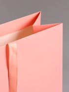 Пакет подарочный ламинированный горизонтальный «Розовый», 48×39×16 см - Фото 4