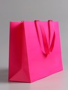 Пакет подарочный ламинированный горизонтальный «Фуксия», 32×25×11 см - Фото 3