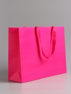 Пакет подарочный ламинированный горизонтальный «Фуксия», 40×32×13 см - Фото 3