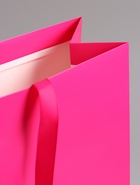 Пакет подарочный ламинированный горизонтальный «Фуксия», 40×32×13 см - Фото 4