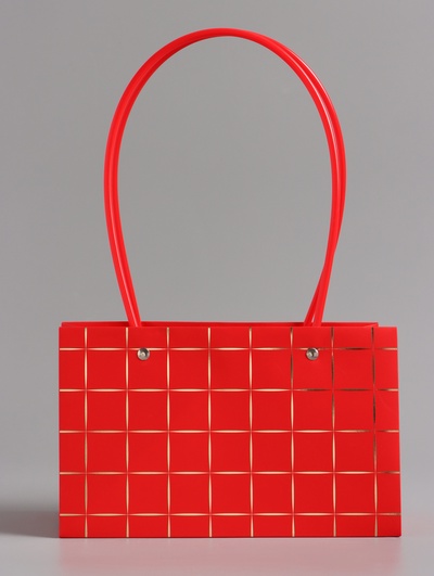 Сумка переноска для цветов, влагостойкая, красная. с тиснением, 22×10.5×13.5±5% см