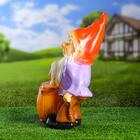 Садовая фигура "Гном с пивом" 18х13х36см - Фото 5