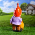 Садовая фигура "Гном с пивом" 18х13х36см - Фото 6
